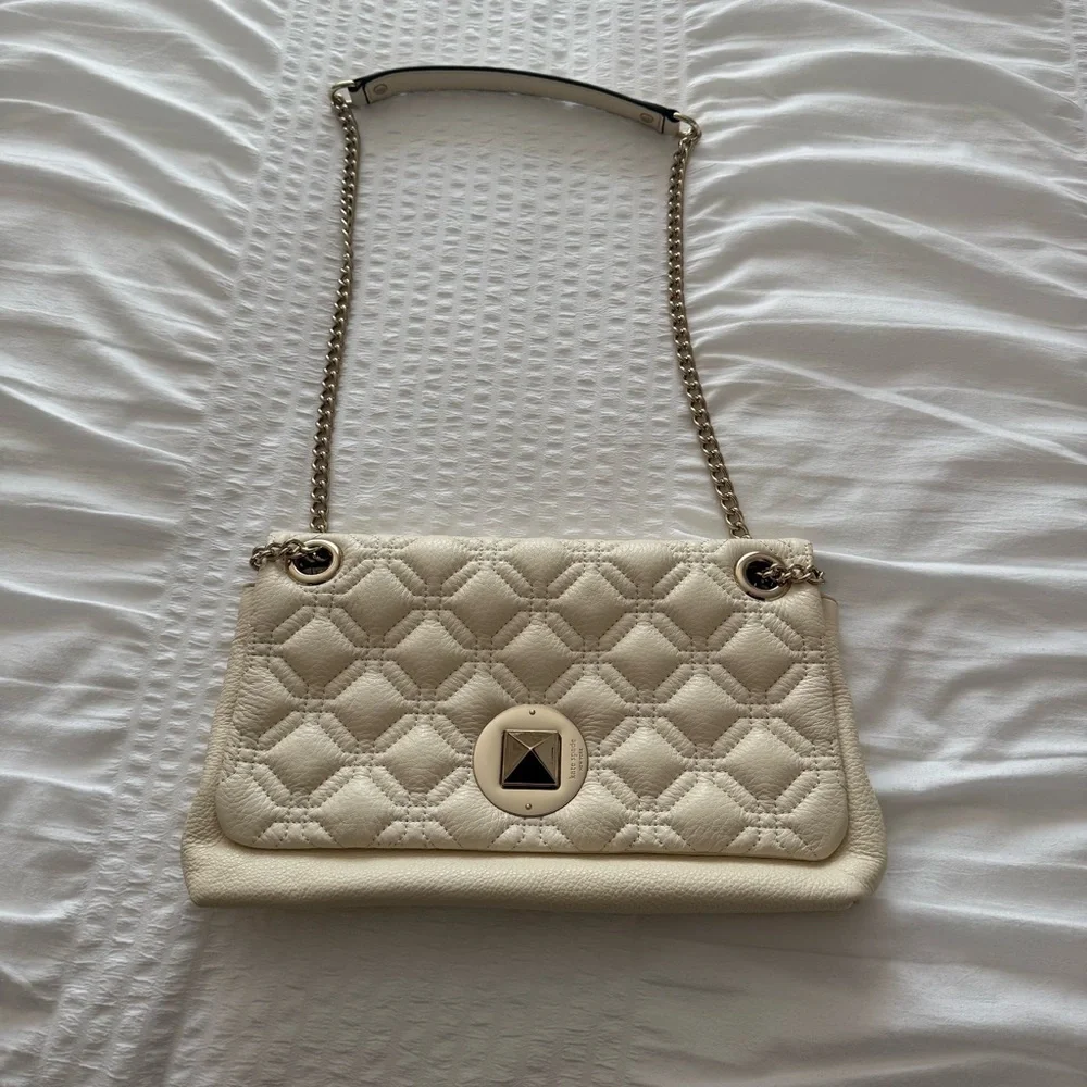 Kate Spade Astor Court Cynthia Shoulder Bag In Cream with Gold-tone Hardware